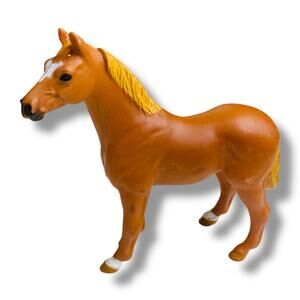 1997 Safari LTD Plastic Horse Figurine Chestnut Mare 4 Inch
